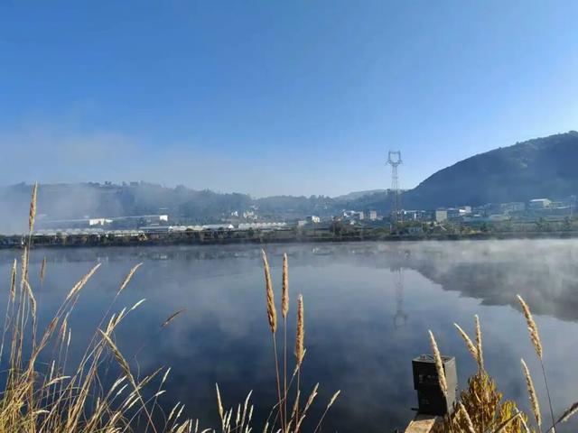 冬日雾色里的禄劝：一半仙境，一半人间