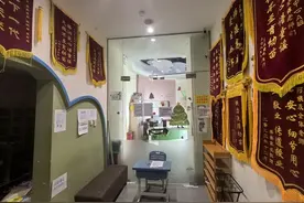 上海多家培训机构闭店的同时，号称安置学员的“转课无忧”频现图片