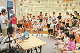 轮椅少年暑期积极发声 用心温暖他人图片