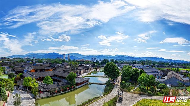 秋游时刻丨天高云淡，正是拜访荆坪古村的最好时节