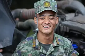 高级军士群体风采录④│符斌：导弹军营里的维修“大拿”图片
