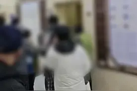 女子在医院厕所产子后离开，警方通报：弃婴健康状况良好，其母亲依法传唤到案图片