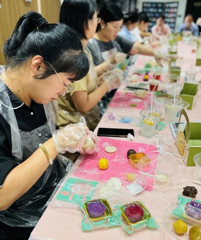 带孩子度过书香“双节”，这些书店图书馆值得长假打卡