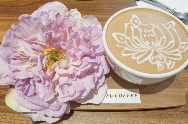 起猛了，我在洛阳被「牡丹」包围了！