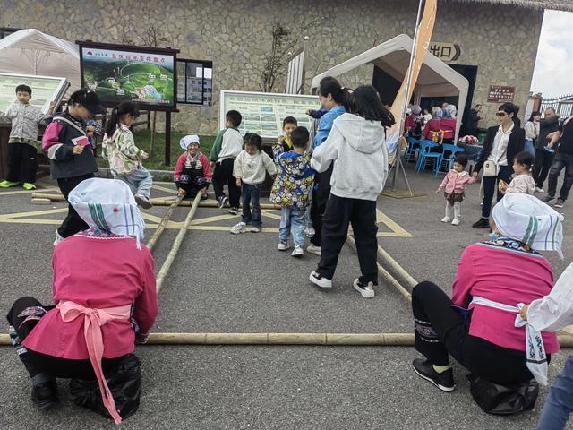 龙里：桥连山水处 “草原双星”聚欢腾