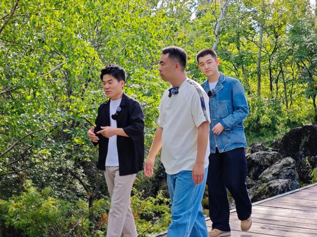 火山熔岩间行走的诗意：董宇辉的五大连池哲思之旅