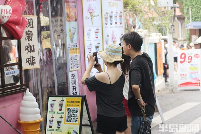 漫步龙江路漫画街，邂逅童趣与风情