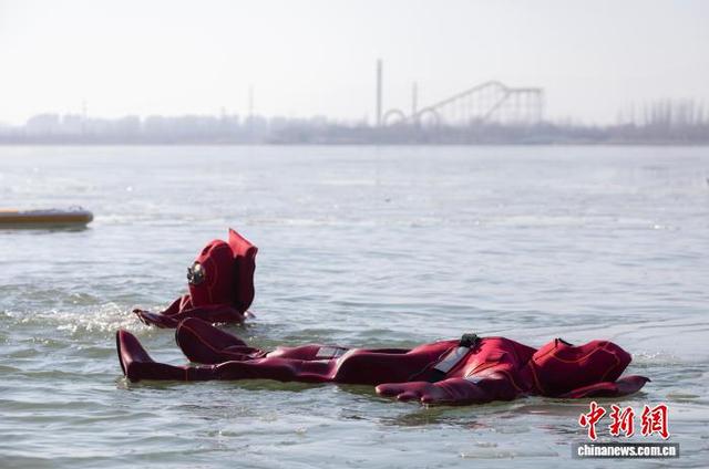 宁夏银川：冰浮项目解锁冬日乐趣