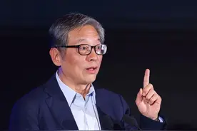 第十一届北外滩财富与文化论坛发言集萃图片