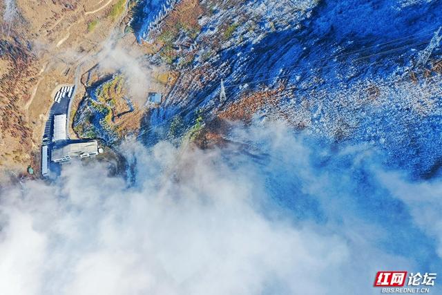 【每日一图@湖南】雾凇挂枝，流云绕风车！桂东万洋山冬景如画