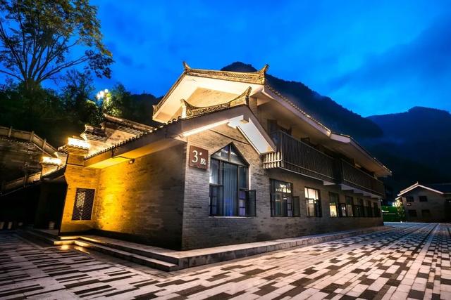 乘上高铁趣巴中，多重优惠享不停！