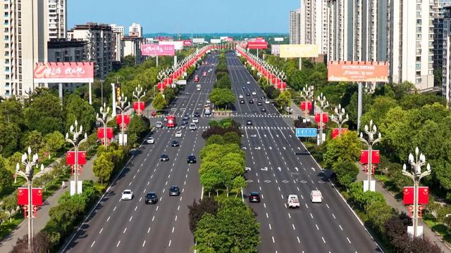 目光所及皆是“红”！仁寿用最美底色，向祖国母亲献上 76 岁生日祝福