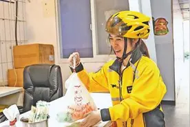 95后脑瘫女孩送外卖7年改行摆摊图片