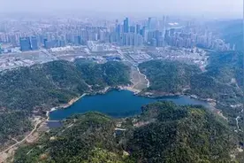 长沙一封闭公园施工区成网红打卡地，管理方喊话：有风险，切勿跟风图片