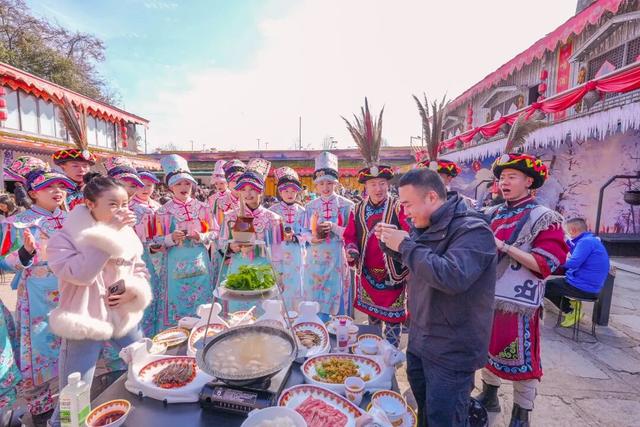 青睐绵阳 ‖ 所有人免门票！九皇山非遗羌历年狂欢开启，吃羌宴刮黄金嗨不停！