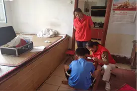 为残疾儿童上门康复治疗，她用志愿服务温暖孤残儿童的人生图片