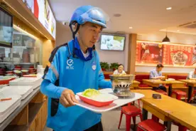 10万余骑士驿站开放、2万平台商家推出优惠骑士餐......饿了么升级蓝骑士夏天专属保障图片