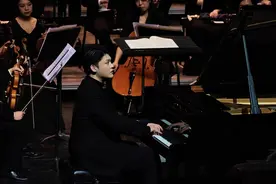 青年钢琴家方演中俄巡演在重庆《致敬经典》图片