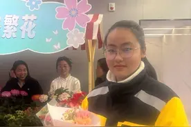 00后女骑手郑惋宸：穿梭在城市大街小巷，我们的努力有整个城市的托举图片