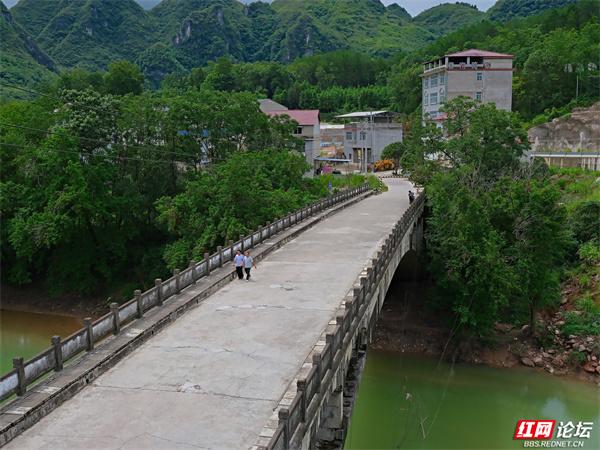 “天下风景哪儿秀？” 张家界溪口给出答案