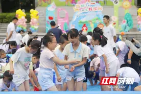 株洲市天元小学开展“趣玩六一 欢乐捉泥鳅”主题活动图片