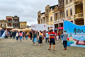 江门台山端芬：广东音乐与咖啡陪伴游客过“五一”图片