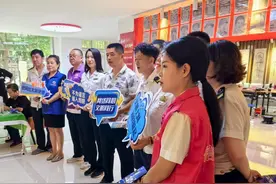 网络正能量走进龙江路社区 常态化宣讲让网络安全常伴居民生活图片