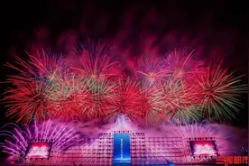 “用故事点燃爱”，浏阳周末烟花秀绽放夜空图片