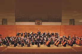 李心草、谭盾、吕思清等名家助阵2025音乐季,青岛交响乐团将迎来20周年庆典图片