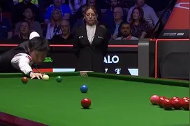 拿到赛点！斯诺克世锦赛决赛 赵心童总比分17比8领先威廉姆斯图片
