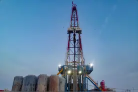 西部钻探塔里木盆地一只钻头打了3895米图片
