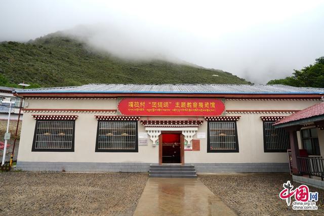 西藏嘎拉村：桃花红 团结浓｜影记·扎西德勒