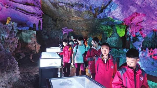 四川首个秋假 绵阳景点成为小游客科考研学热门之选