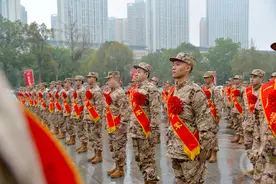 阳春三月送新兵  满腔热血踏征程图片