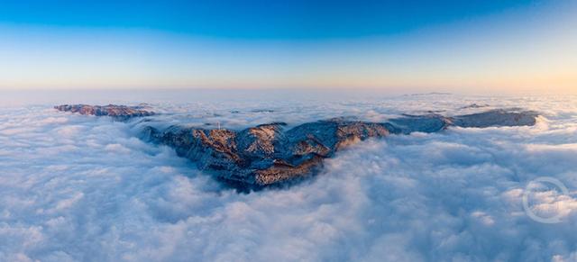 重庆南川：云海与雪景同框，开启冬日仙境模式