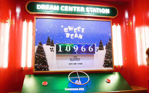 下暴雪的「圣诞小镇」开了！12米泡泡玛特圣诞树亮灯