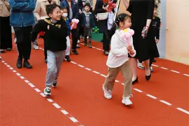 时隔四年再回线下，上海1400多所中小学举行校园开放日图片