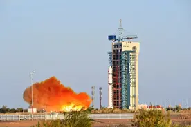 我国成功发射首颗可重复使用返回式技术试验卫星——实践十九号卫星图片