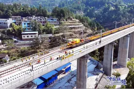 重庆⇋黔江 1小时！这条高铁开始铺轨图片