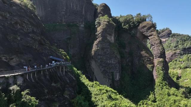 万人同游 乐享仙山 | 龙虎山景区迎万人系列团，人气火爆！