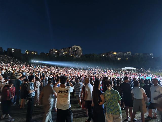 多彩贵州外宣交流汇|赤水“村迪”出圈记:山水之间,全民共舞