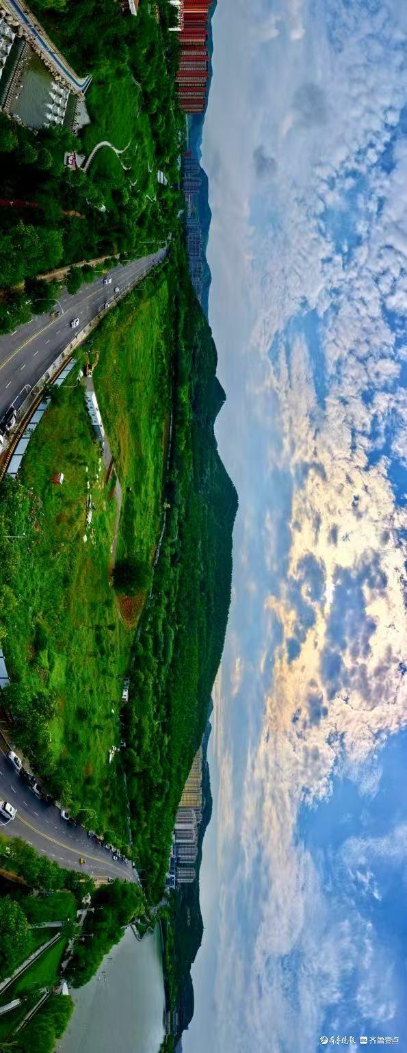 俯瞰龙鼎滨河公园，满眼翠绿清凉一夏
