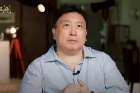 王晶转型当视频博主，新节目爆料周星驰曾割双眼皮图片