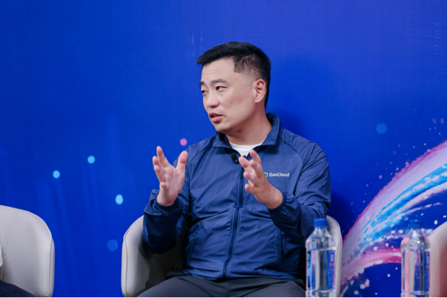 AI的存在并非取代人类，人类终将找到与AI共生之道｜2025WAIC财经下午茶