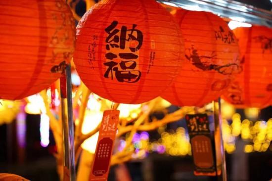 ＠所有自贡人！尖山国庆大型游园会来了，连嗨3天！快看第一天你能白拿什么礼物！