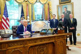 美国“铁穹”更名为“金穹”，欲开启“星球大战2.0”？特朗普：加拿大也想加入图片