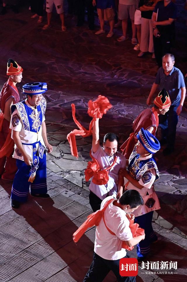 游巴山大峡谷 体验土家族婚俗非遗秀丨图集