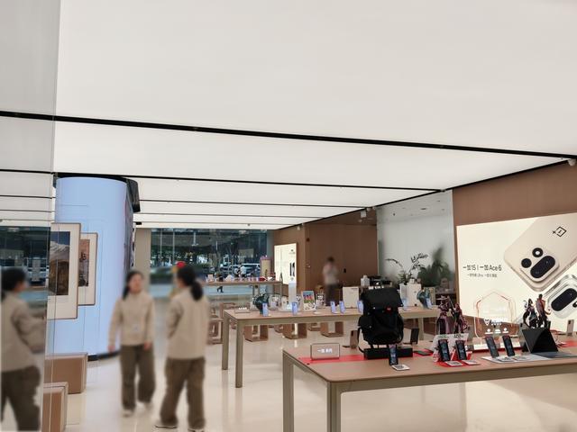 手机门店开始卷免费充电服务了？跑遍广州实测：最强竟是这两家