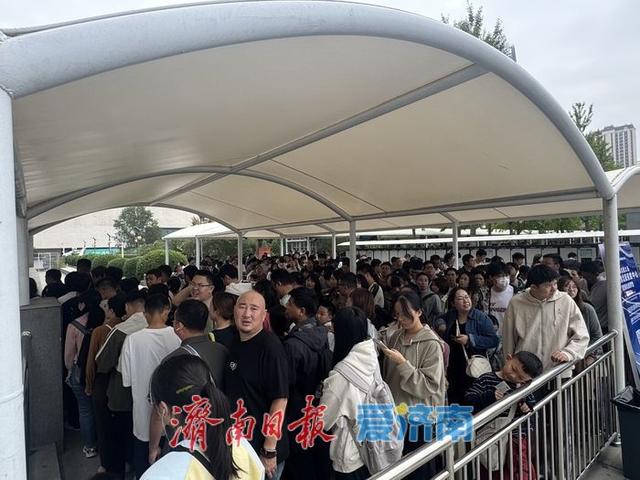 一年四季 泉在济南 |双节假期“文博游”火热 山东博物馆人气爆棚