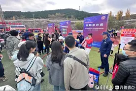 战斗服“变装”、高压水枪体验……消防开放日体验感拉满图片